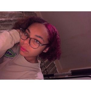 Meet your Posher, Ebony